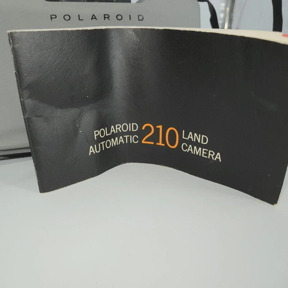 Polaroid 210 Land Camera Kit Carry Case Flash‎ Bulbs Manual Accessories Vintage